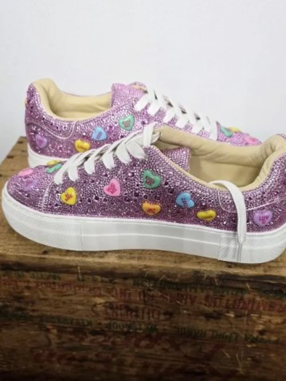 Betsey Johnson $109 Sidny Pink Multi Conversations Hearts Sz 8 NIB! - Picture 5 of 9